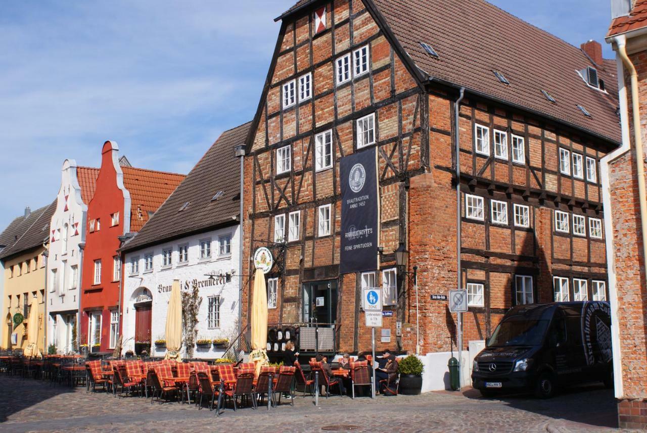Stadtvilla Bruegemann Mit Terrasse & Parkplatz - Abc136 By AbcWißmar Exterior foto